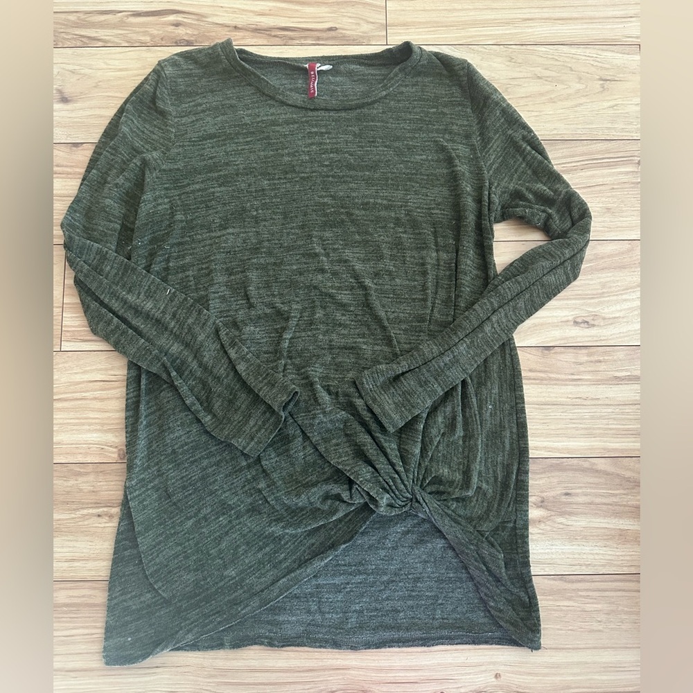 Hi Low Knot Long Sleeve